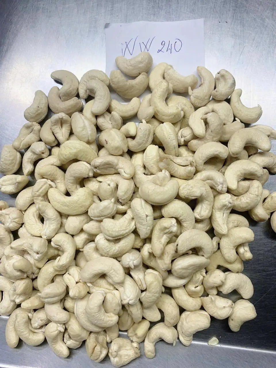 Cashew Kernels WW210